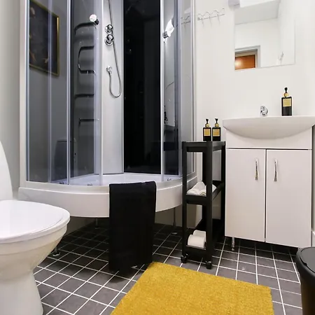Gold Apartment *