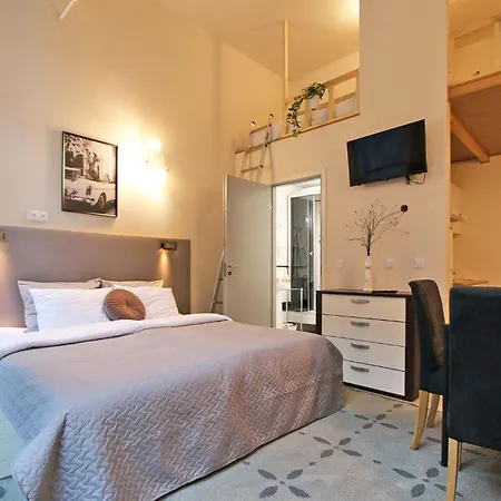 Apartment Gold *
