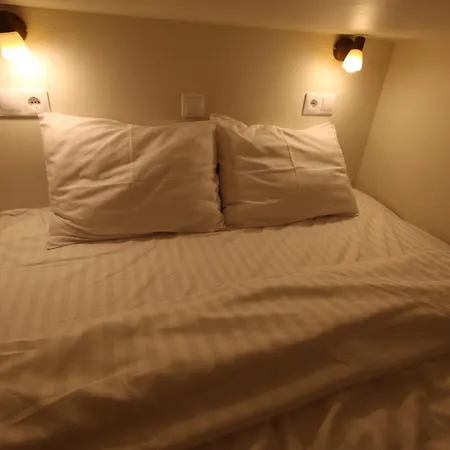 Apartment Gold